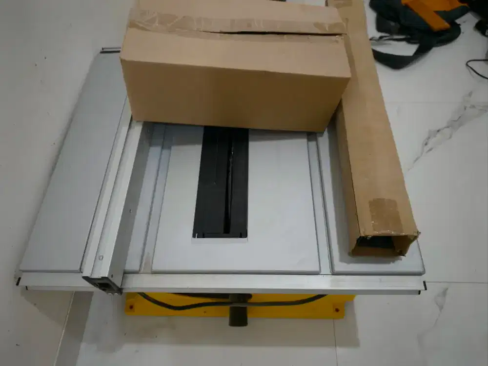 Table saw stanley SST1801