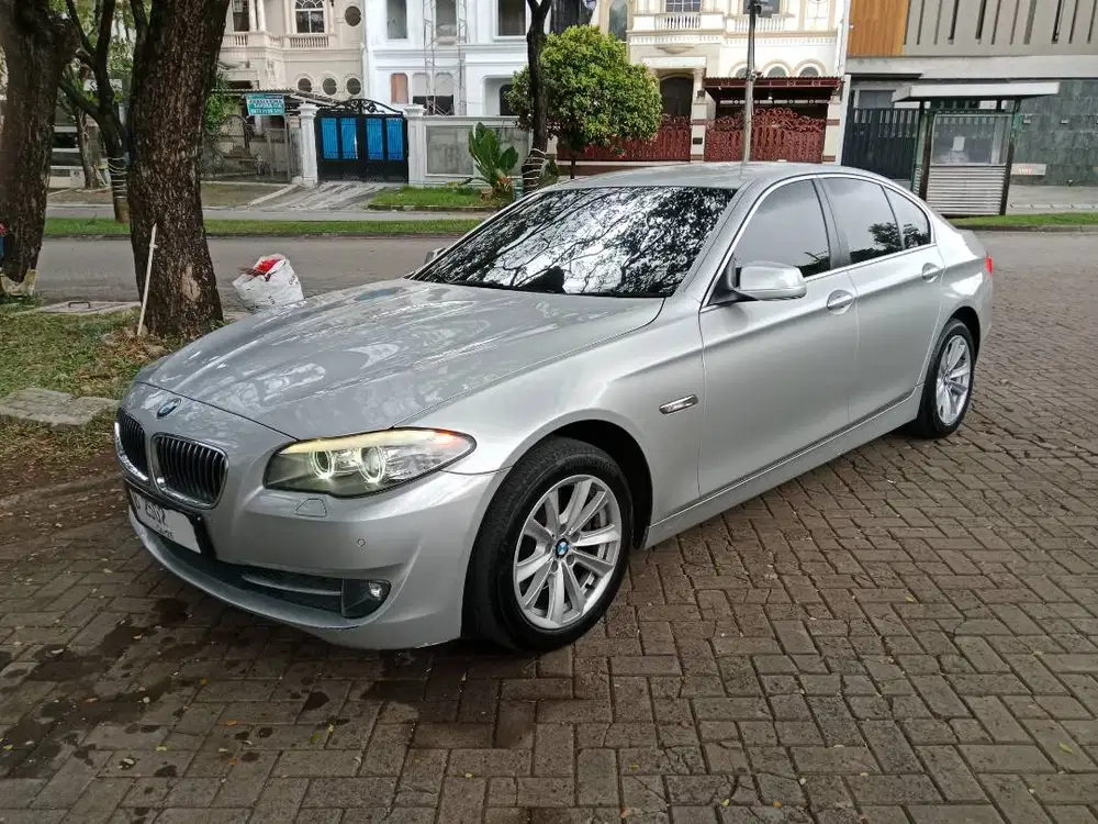 BMW 523i F10 2011 Low KM