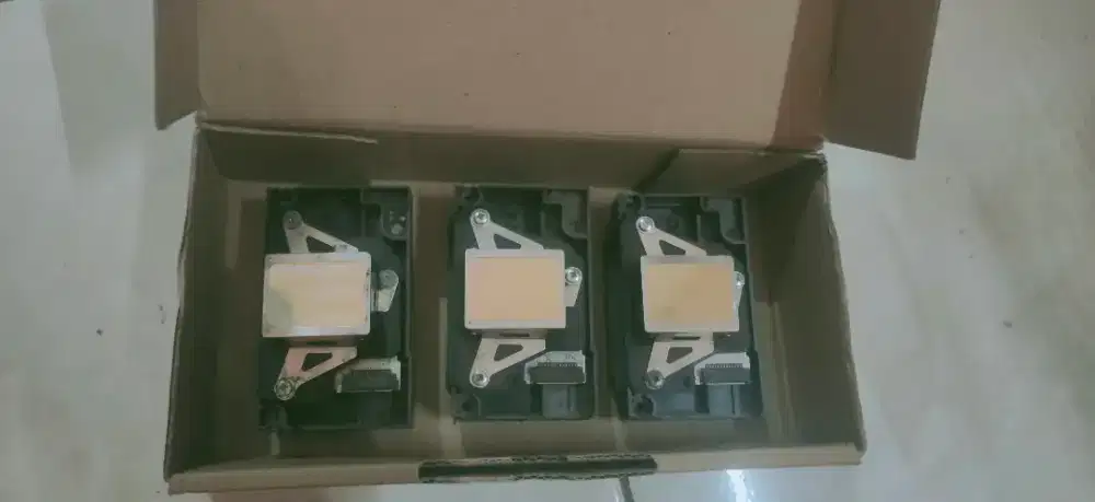 Print Head  Epson seri L800, L805, L850, Bekas Ada 3 buah Copotan ORI
