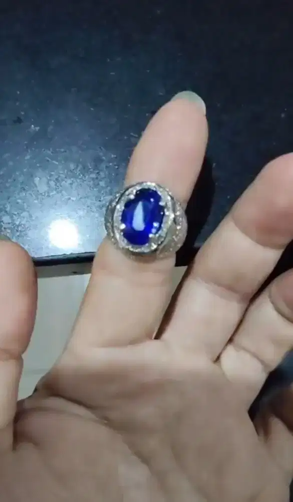Cicin Blue Sapphire Kualitas Royal Vivid Blue