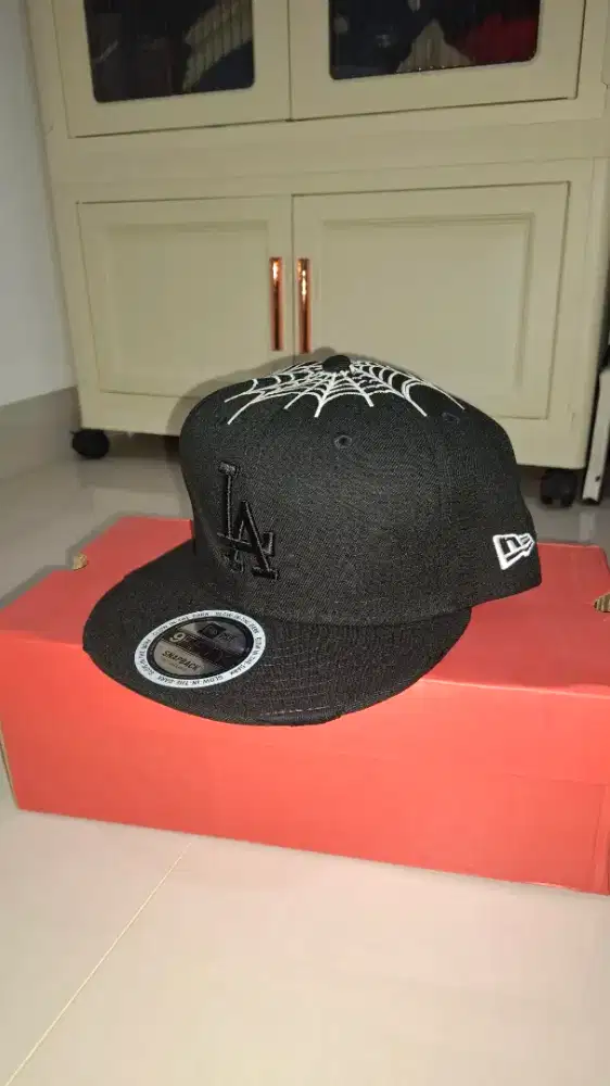 TOPI NEW ERA LIMITED GLOW IN THE DARK