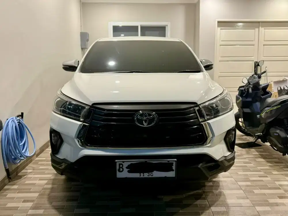 Toyota Venturer Diesel Matic Facelift Th 2021 / 2020 Putih