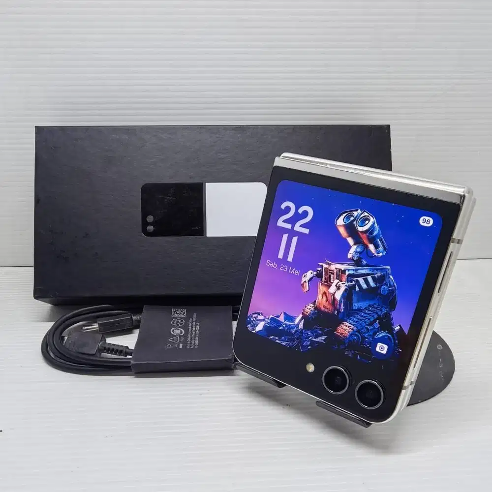 NO MINUS GAN! SAMSUNG GALAXY Z FLIP 5 8/256 CREAM FULLSET SEIN