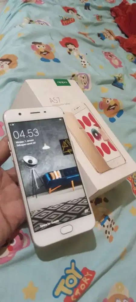 Oppo A57 ..Ram 3/32..No Minus Masih Mulus Orian...Hp Sama dus aja