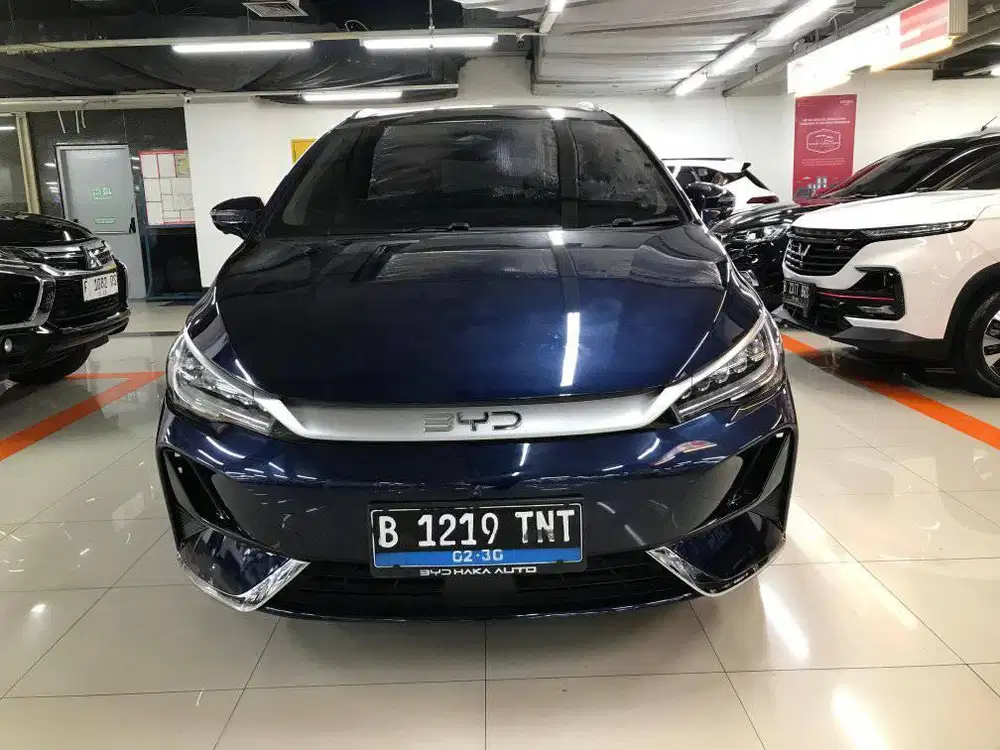 Byd M6 ev 2024 superior captain seat siap pakai