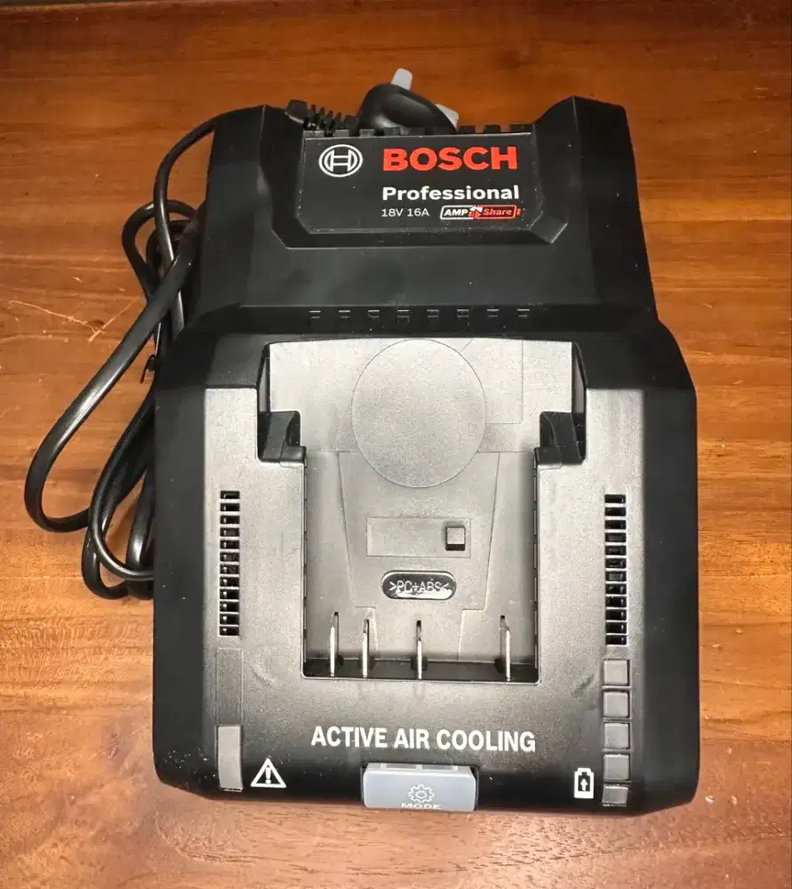 Bosch GAL18V-160 PROFESSIONAL 16A output baterai charger baytery mesin