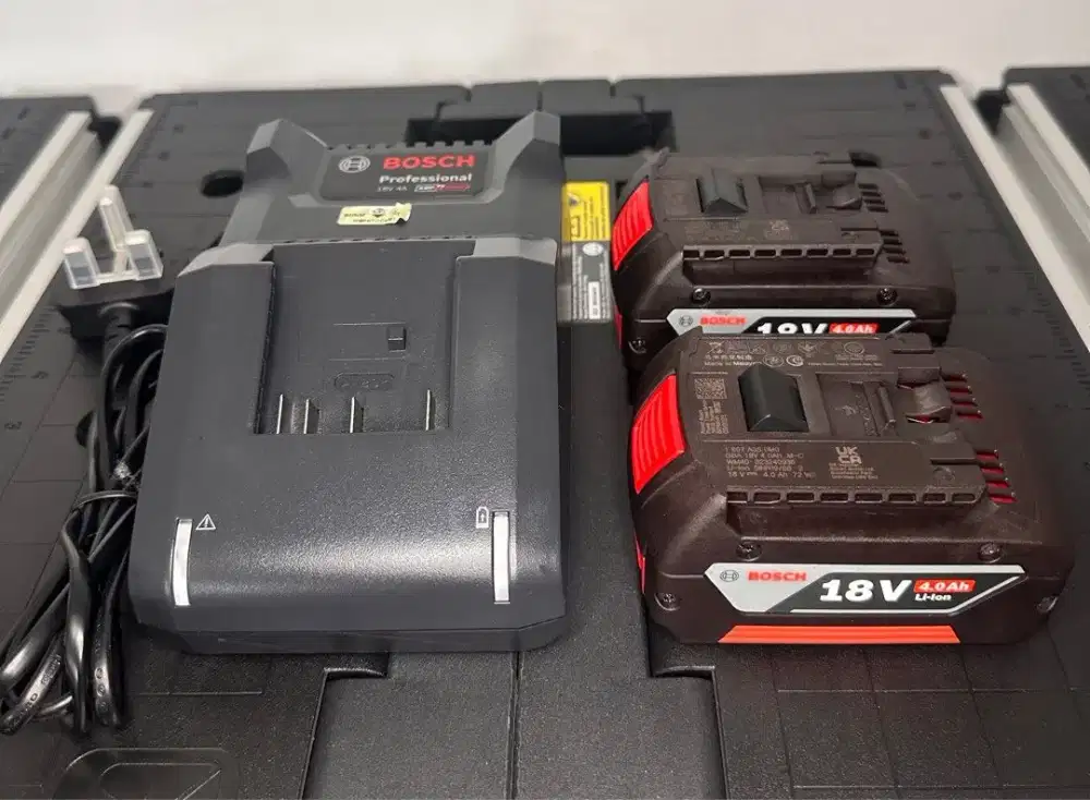 Bosch 18V 2x 4.0Ah baterai charger (4A Output) cordless mesin
