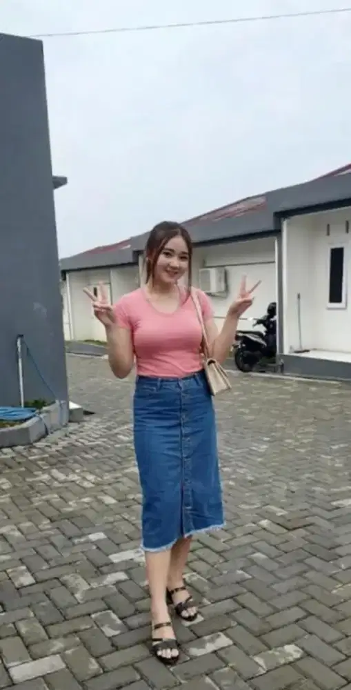 Lowongan host talent