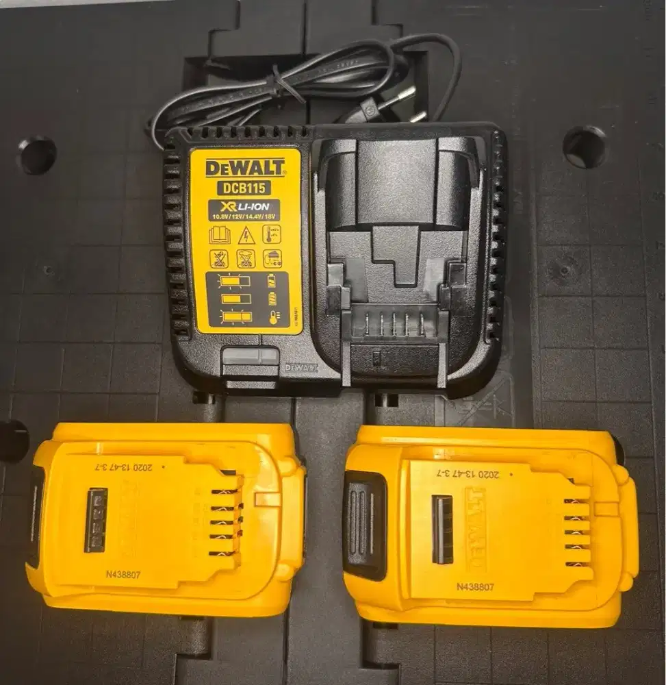 Dewalt 18V 2x 4.0Ah baterai DCB115 charger original cordless mesin