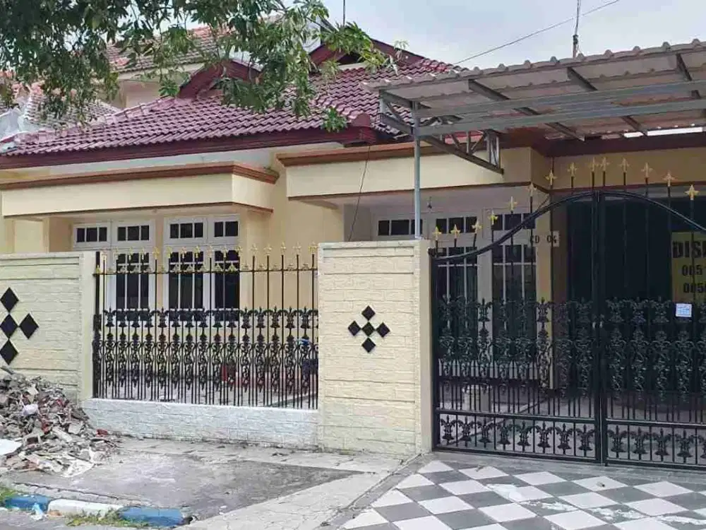 Dikontrakkan rumah besar harga terjangkau siap huni