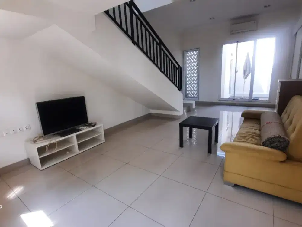 Rumah Siap Huni Semi Furnish di Summarecon Cluster Amanda