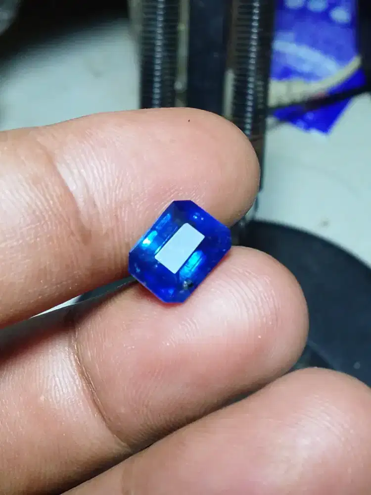 Natural blue sapphire Ceylon Srilanka heated onli