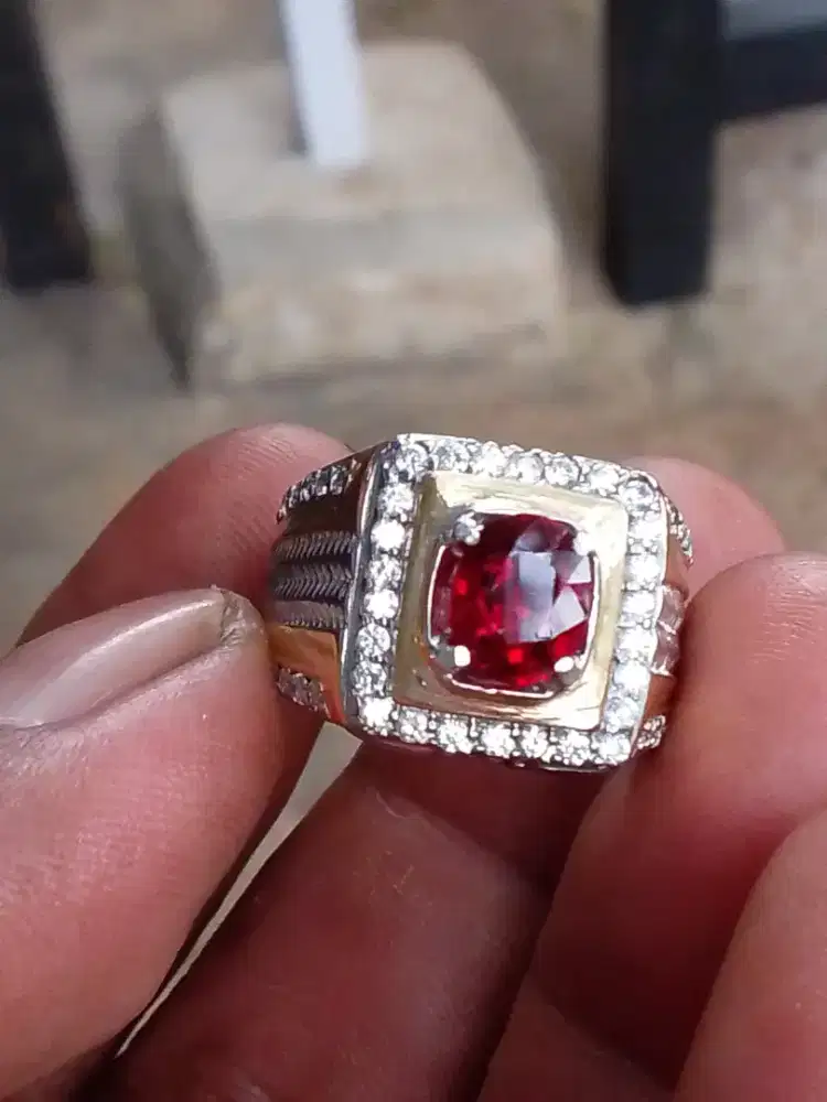 Natural vivid red spinel 1,50ct