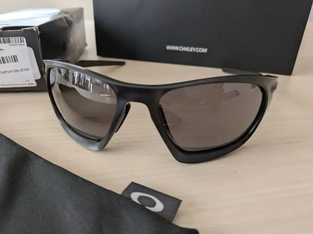 Oakley Men OO9431 sunglasses lensa prizm grey kacamata original