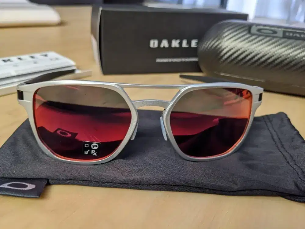 Oakley Latch Alpha sunglasess lensa torch iridium kacamata original