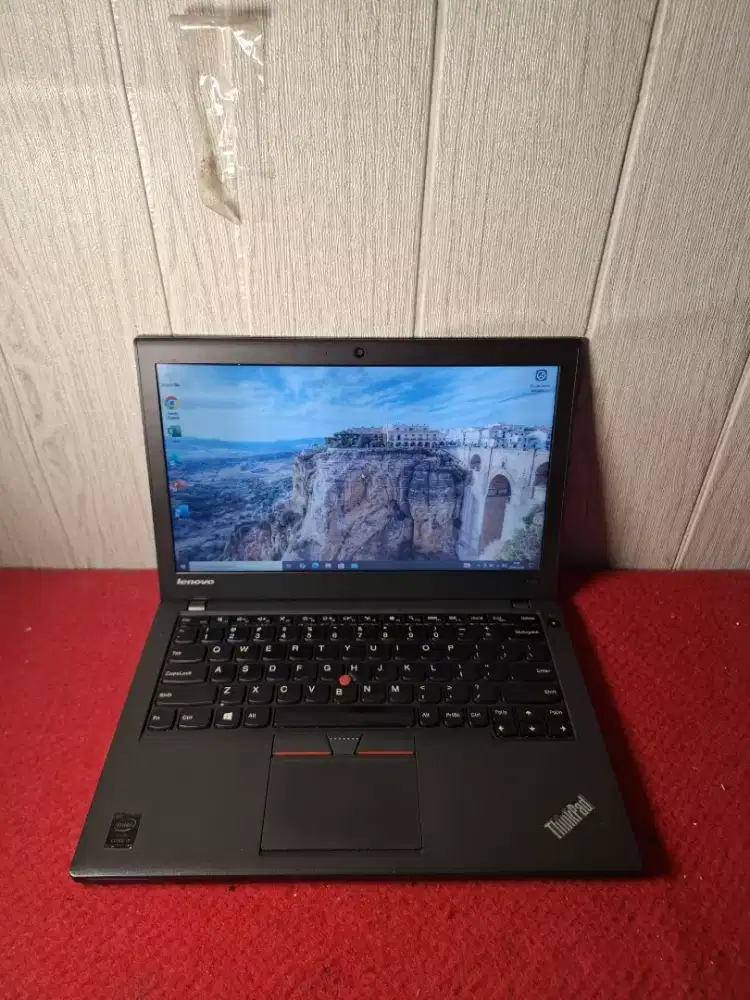 Lenovo Thinkpad X250 Core i5 Gen5 Ram8Gb Ssd128Gb Siap Pakai