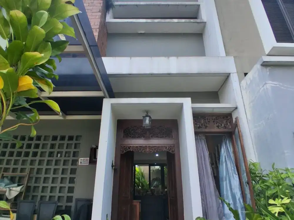 Rumah 3 Lantai Dengan Arsitektur Unik Dan Menarik  Dalam Cluster Di Jagakarsa Jakarta Selatan