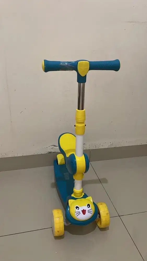 Sekuter anak (ada tmpt dudukan nya)