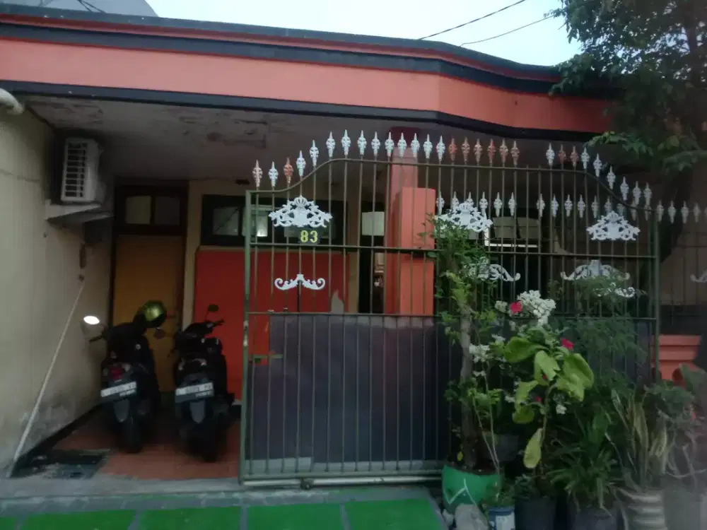 Rumah strategis tengah kota Surabaya bawah harga pasar