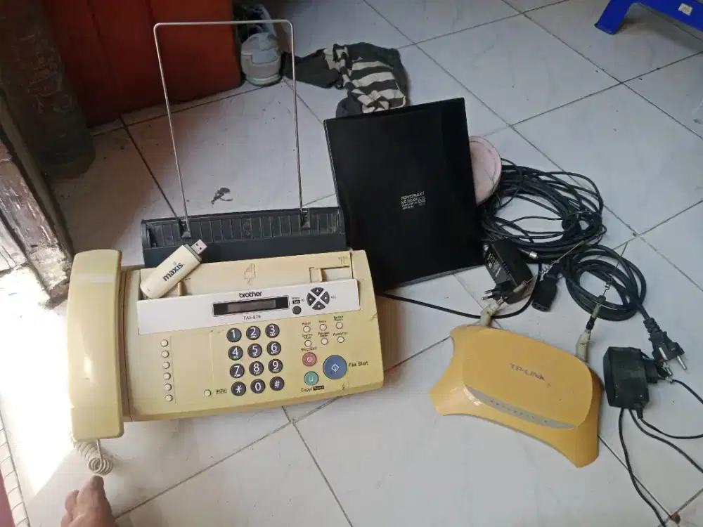 Alat untuk Fax type 878 komplit serta anten2 nya