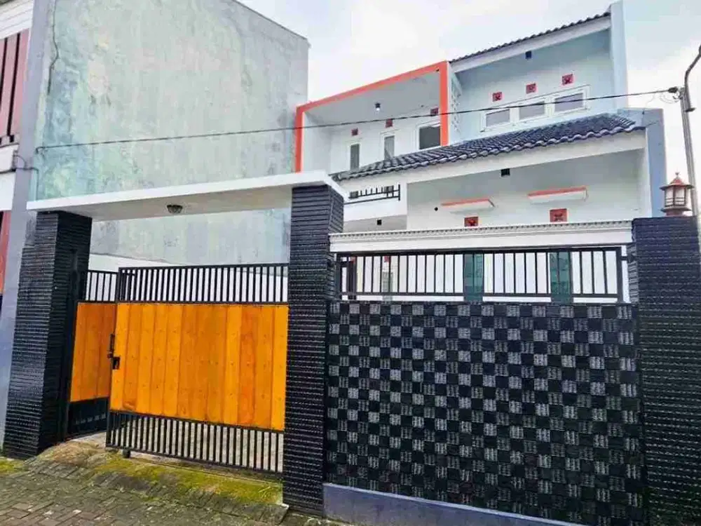 RUMAH CANTIK STRATEGIS 2 LANTAI AREA JALAN RAYA PERUMNAS SETURAN DEKAT KAMPUS UPN