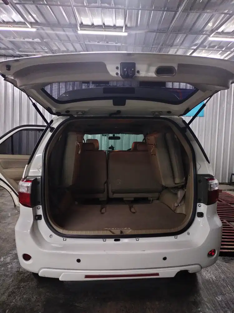 Toyota Fortuner 2011 Putih 2.7 G Luxury Bensin-AT