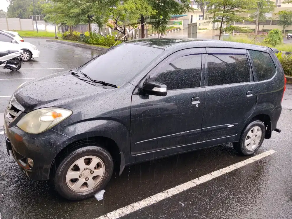 Daihatsu xenia 2010 metik harga pass