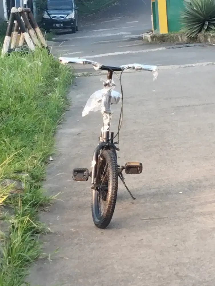 Sepeda lipat united bike UK 16