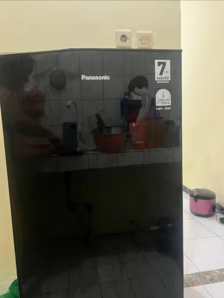 Kulkas Panasonic 1 pintu NR AF 191 pk Hitam (Masih bis Nego)