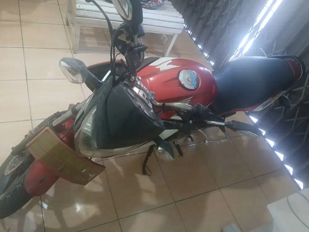 Dijual honda cb 150 r 2015
