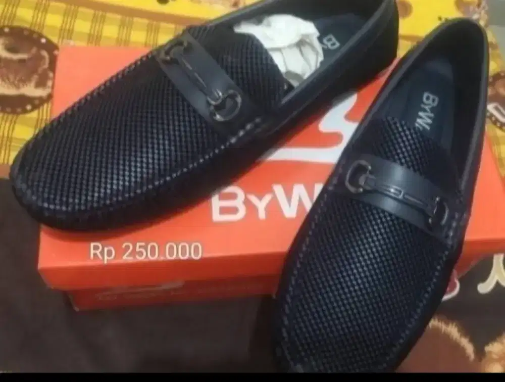 Sepatu merk Bywalk Hitam