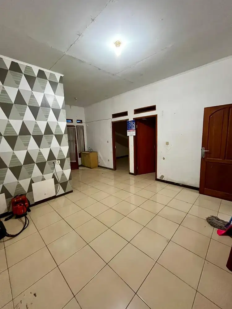 DI JUAL RUMAH 4 KAMAR LOKASI STRATEGIS DI PUSAT KOTA BANDUNG