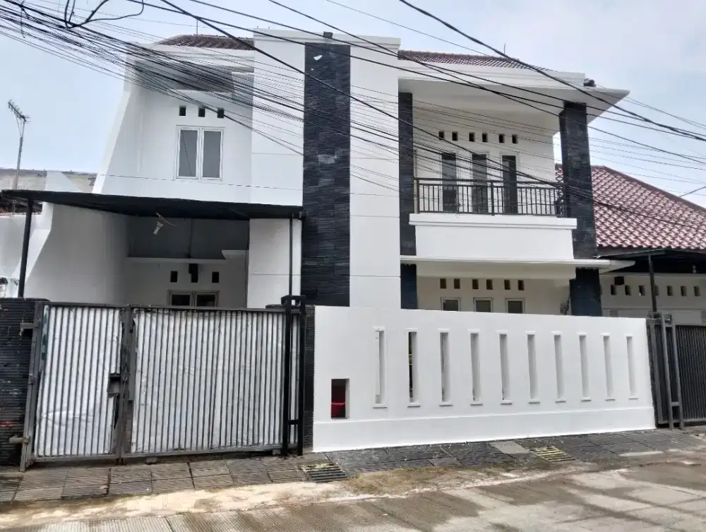 Di sewa kan rumah pinggir jalan