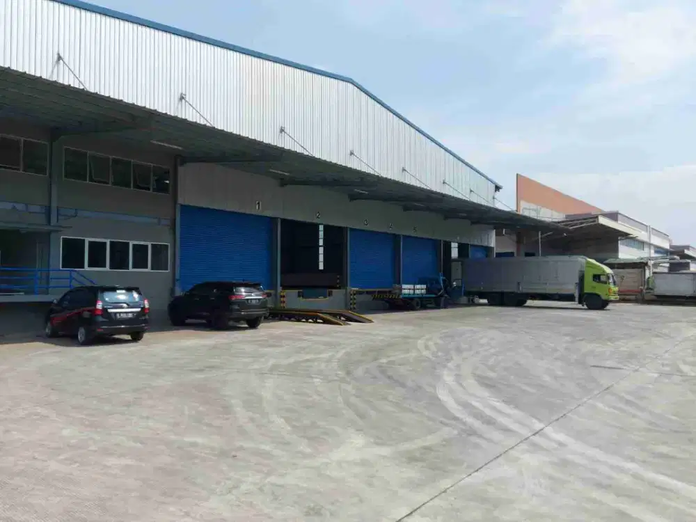 Di sewakan  gudang  siap pakai,   di MM2100.  Bekasi.