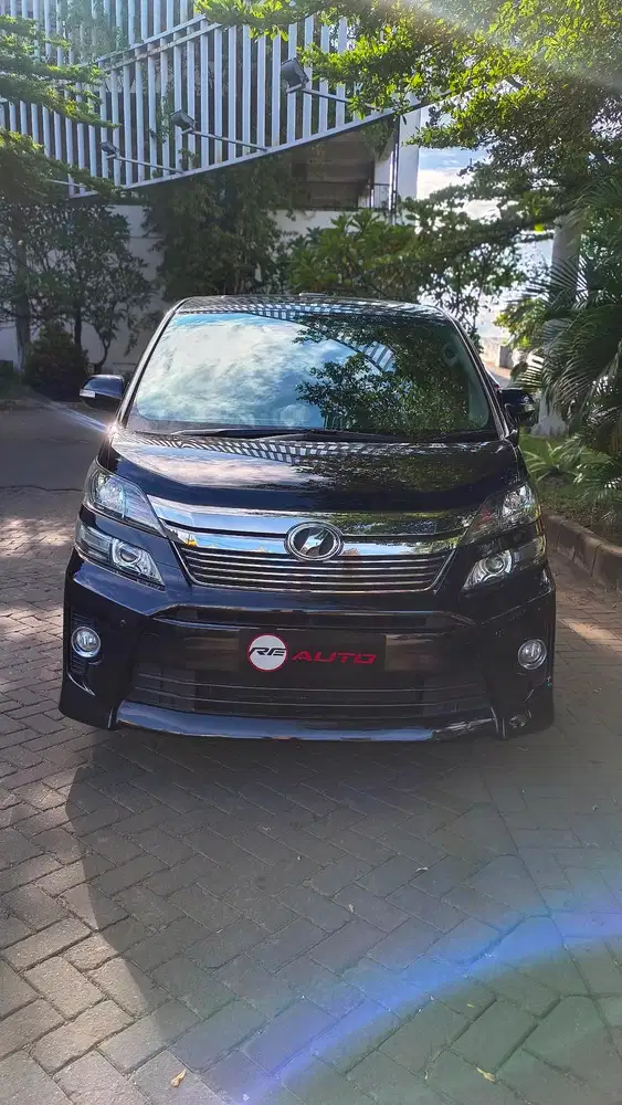 Totota Vellfire Z (model ZG) 2014