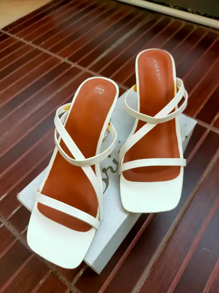 Sandal high heels