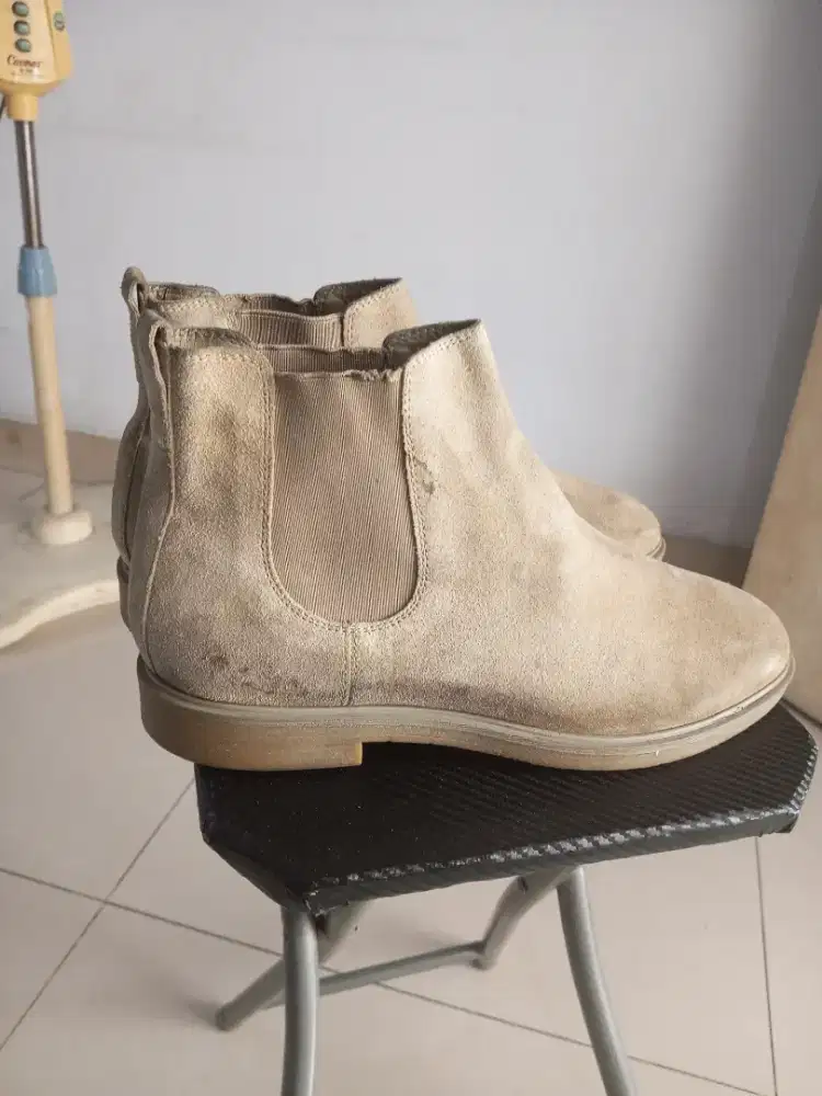 Sepatu boots Pull n Bear swede oten