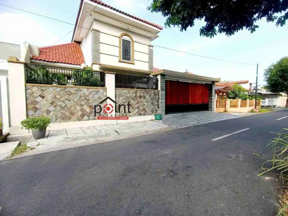 Rumah Mewah Full Furnish Siap Huni di Banyuanyar