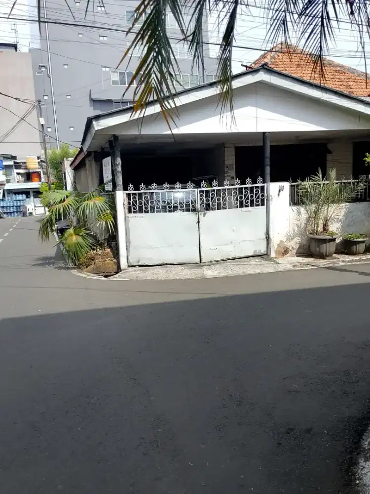 tanah 160m2.ada rumah tua aktif.
