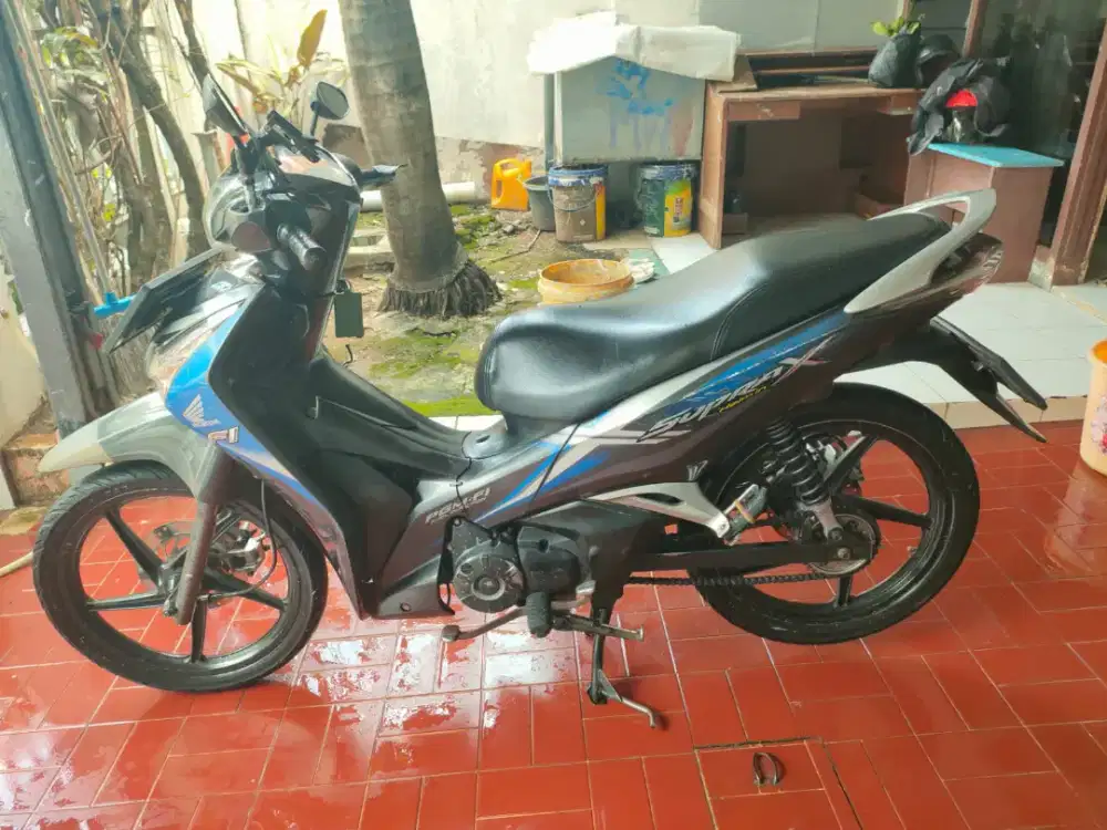 HONDA SUPRA X 125 HELM IN