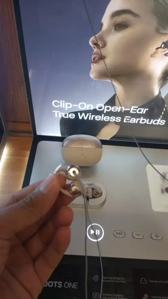 CICILAN RINGAN CUKUP KTP HEADSET SHOKZ PAKE HOMECREDIT