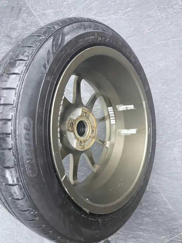 Velg ring 17 dan ban kondisi 75%