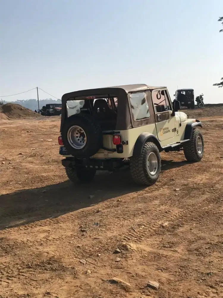 Jeep CJ7 th 1981 pajak on