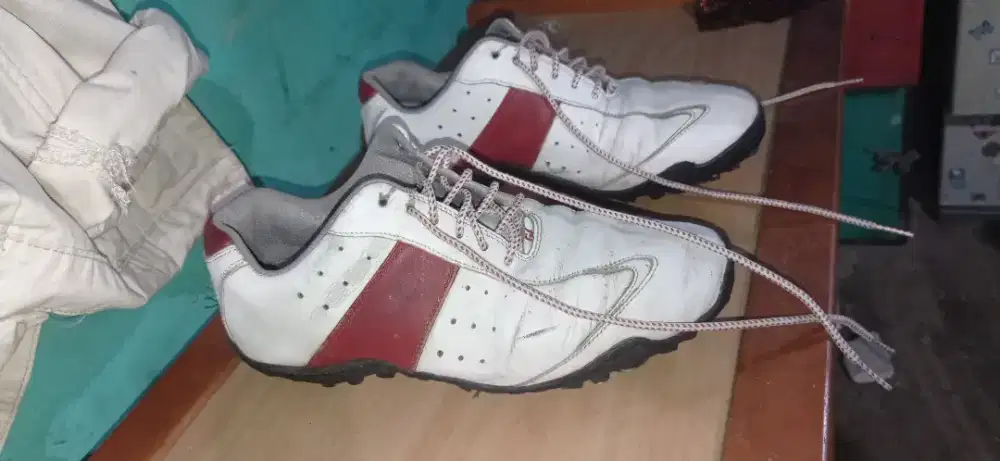 Sepatu golf FootJoy kondisi amat bagus empuk didalam