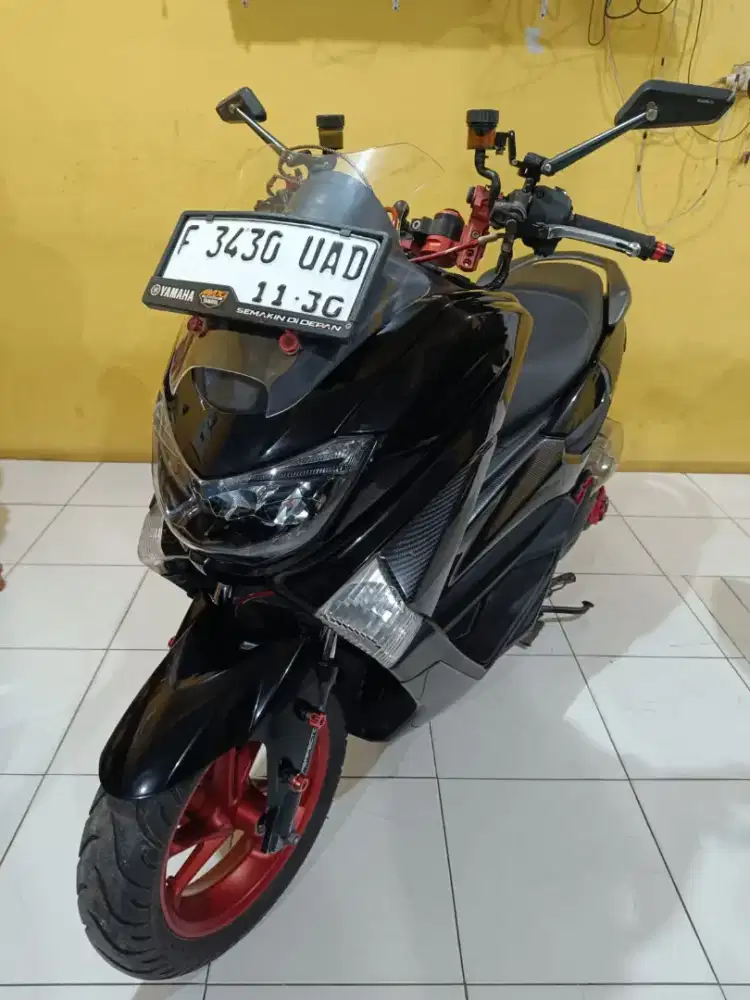 Yamaha nmax 2015 hitam