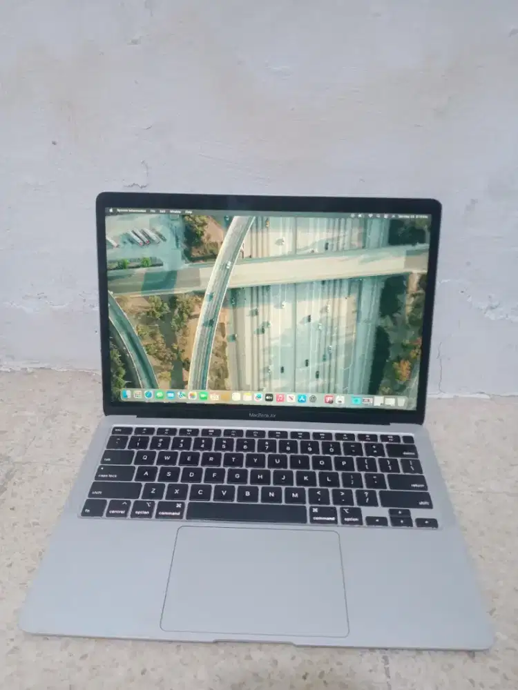 Laptop MacBook air retina 13in 2020 core i3 ram 8 ssd 256