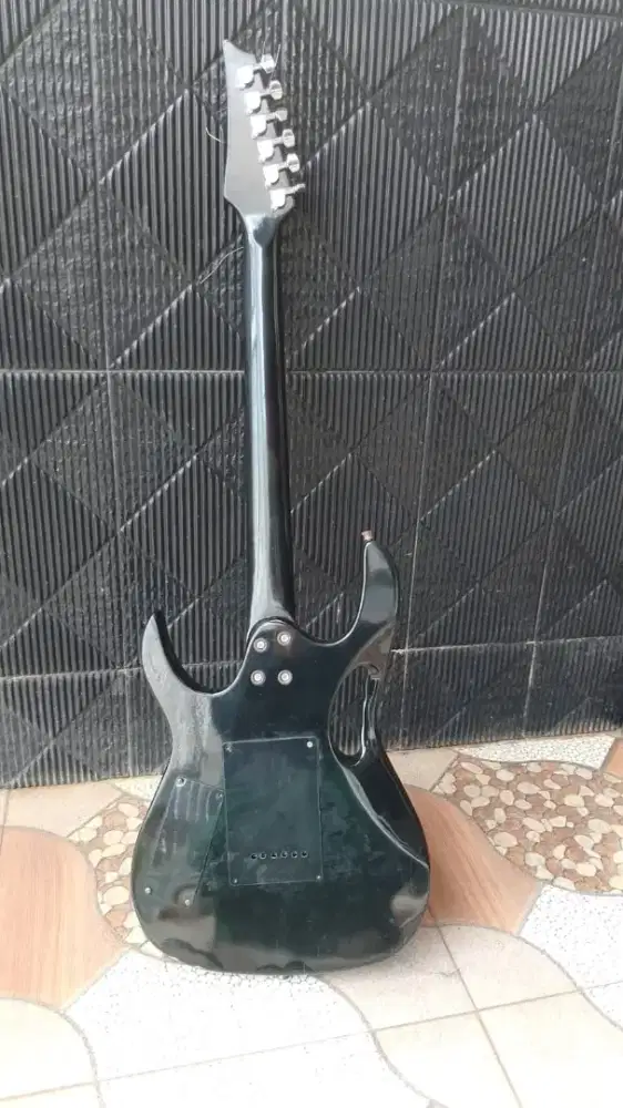 Guita lokal ibanez dan sound + efek
