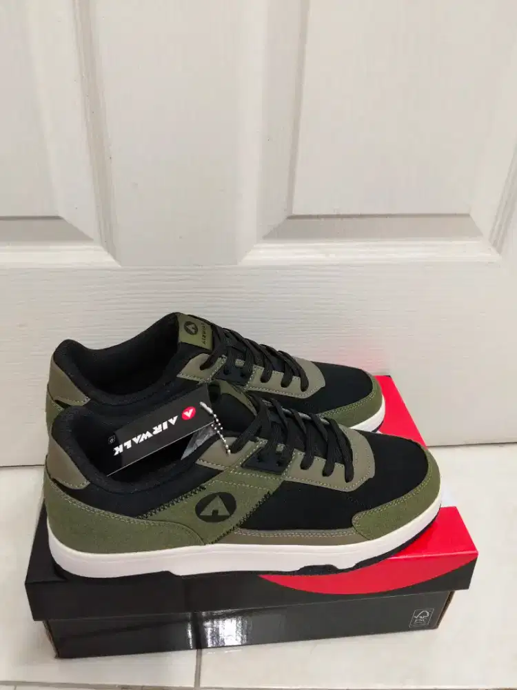 Sepatu Airwalk Size 43 BNOB