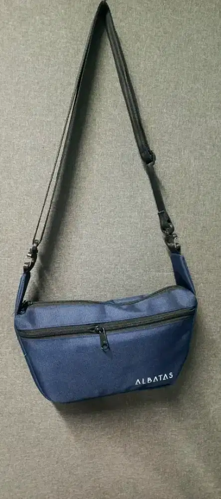Tas selempang. Tas pria. Tas casual