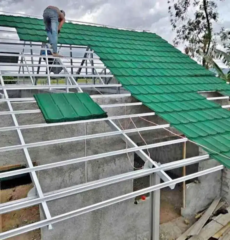 Atap baja ringan terpasang